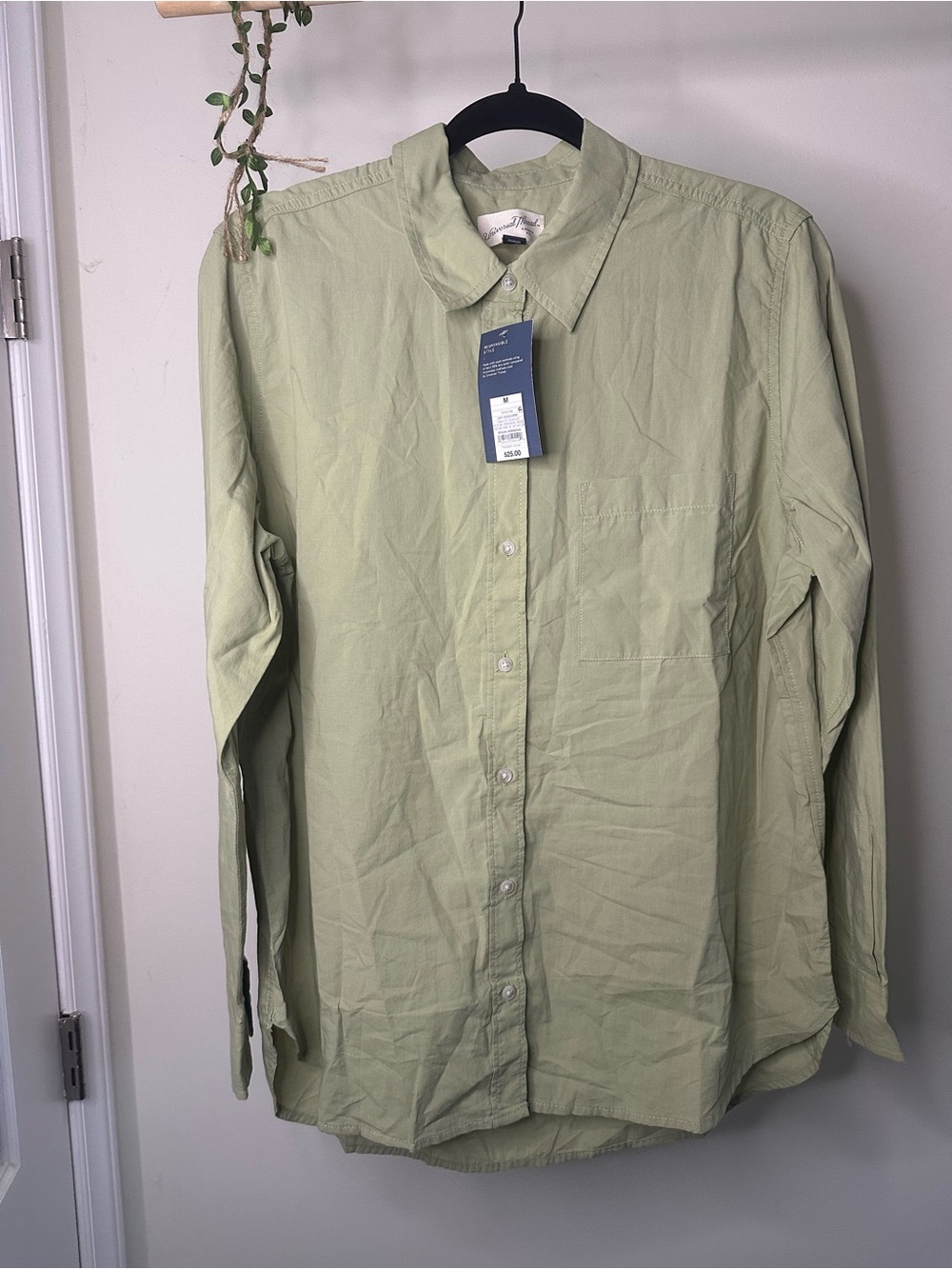 100% Cotton Light Green Long Sleeve Button Down Shirt